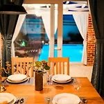 Holiday home Ikka S Grijanim Bazenom