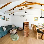 Holiday home Ikka S Grijanim Bazenom