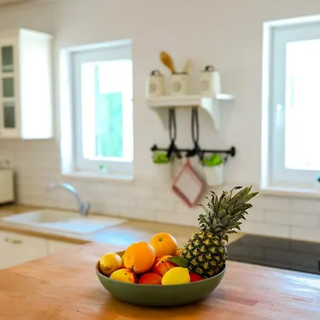 Ikka With Swimming Pool Pridraga