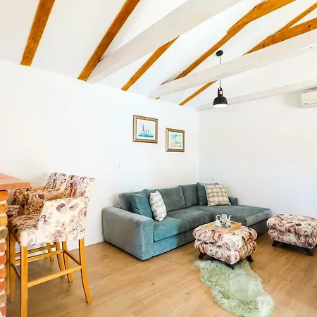 Ikka With Swimming Pool * Pridraga