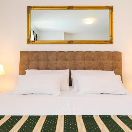 Vakantiehuis Ikka With Swimming Pool Pridraga